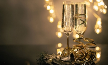 Article Ρεβεγιόν Πρωτοχρονιάς, New Year's Eve drinks