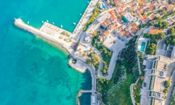 Article Nafplio harbor aerial photo