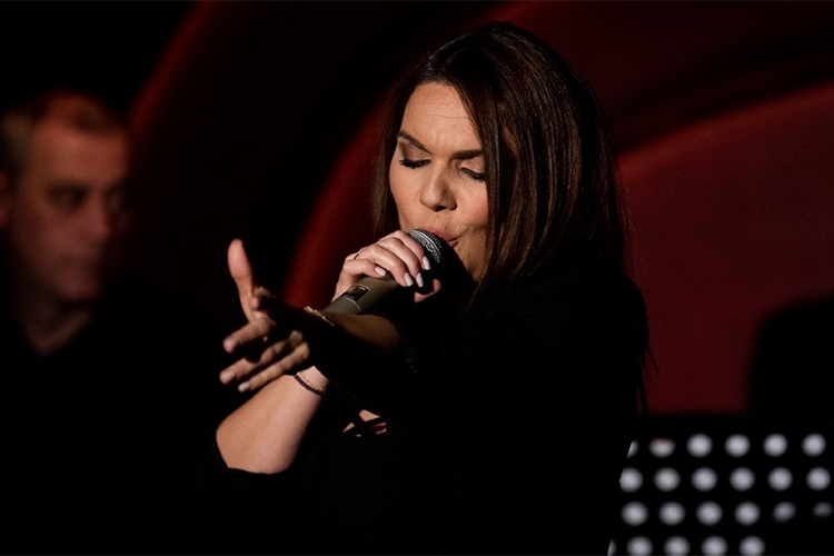 Ελεάνα Παπαϊωάννου, Eleana Papaioannou singer